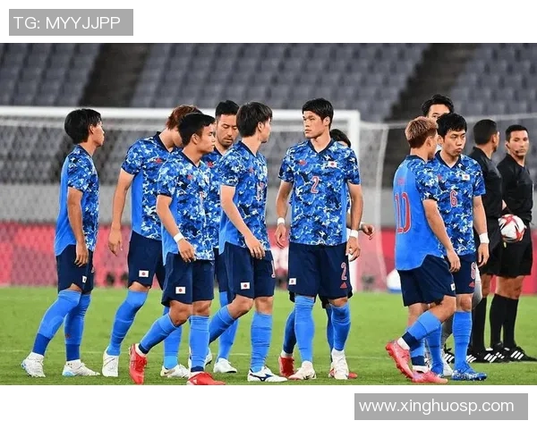 东京绿茵迎战长崎航海激情对决展现足球魅力与团队精神 东京绿茵迎战长崎航海激情对决展现足球魅力与团队精神