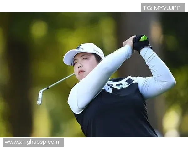 冯姗姗的成长之路：从普通女孩到职场精英的奋斗故事