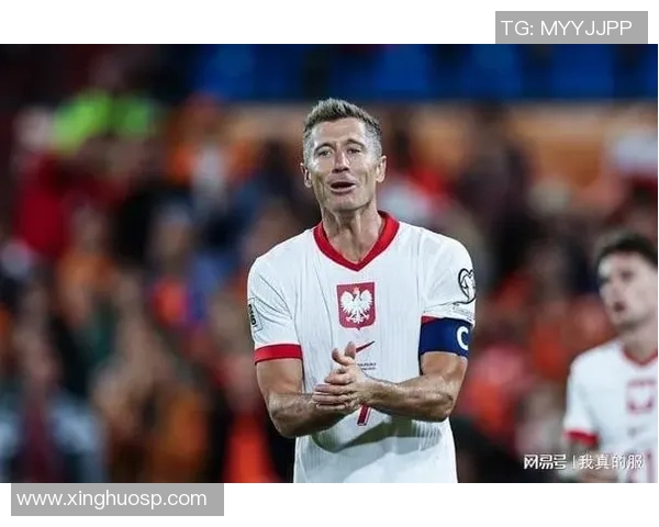 莱万状态火热欧冠赛场10场斩获12球稳居射手榜首位