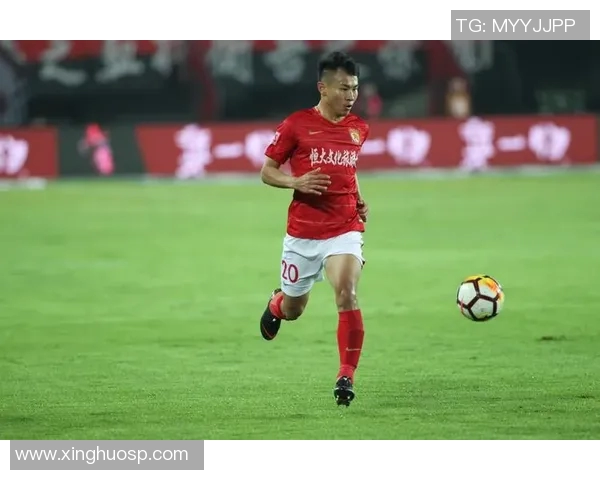 恒大与鲁能激战正酣文字直播全程回顾与精彩瞬间分析