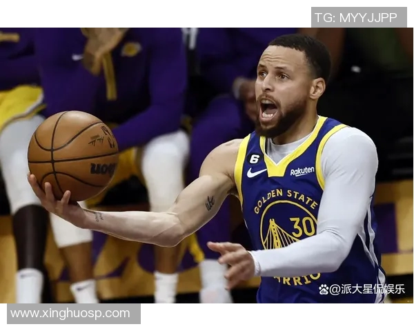 勇士力克独行侠，库里30分闪耀全场：篮球传奇再现光辉
