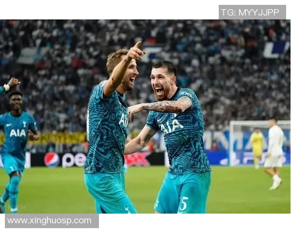 热刺在激烈对抗中以3比100的成绩展现出顽强拼搏精神与团队合作的力量